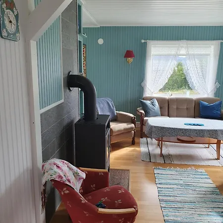 Med Utsikt Mot Fjellet Hoven * Smedvik