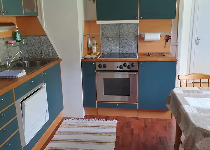 Feriehus Med Utsikt Mot Fjellet Hoven